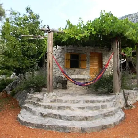 Semesterbostad House Kadulja