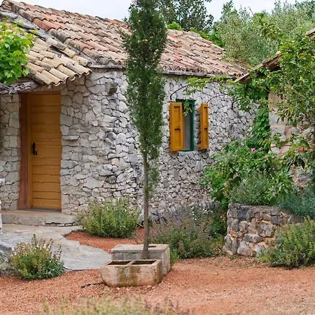 Ferienhaus House Kadulja *