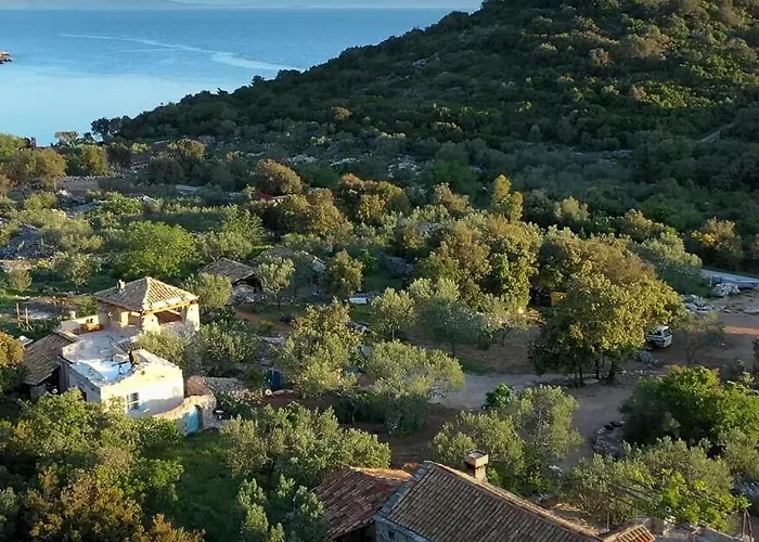 House Kadulja بيت للعطل